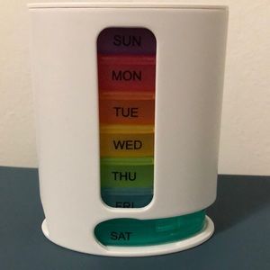 Pill Organizer - lots of compartments!